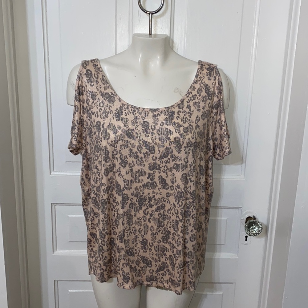 Juicy Couture Pink & Metallic Silver Cold Shoulder Pull On Shirt / Top / Blouse.
